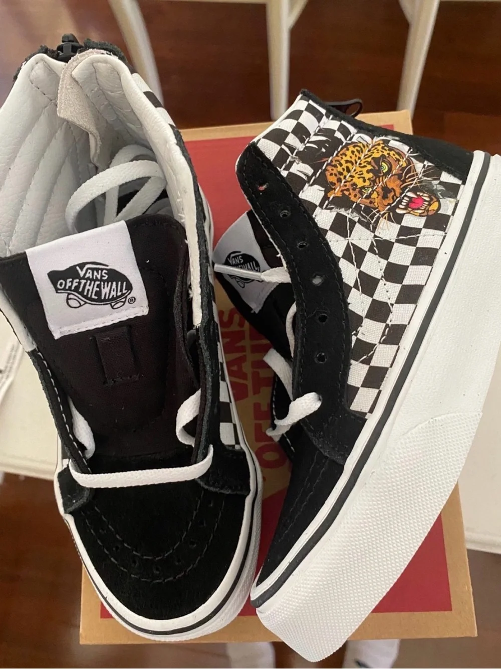 New boys girls Vans Sz 12 Checkerboard High-Top Shoes with Tiger